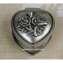 Hot Selling Wholesale Classical Zinc Alloy Metal Antique Silver Engraved Elegant Rosees Wedding Ring Box